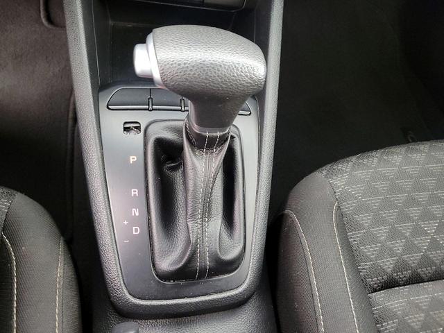 Photo of 2021 White Kia Rio