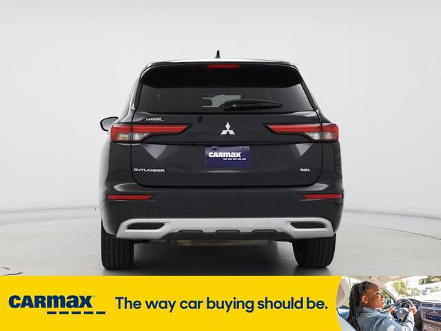 Photo of 2022 Black Mitsubishi Outlander