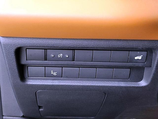 Photo of 2022 Black Mitsubishi Outlander