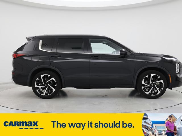 Photo of 2022 Black Mitsubishi Outlander