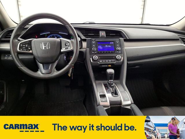 Photo of 2019 White Honda Civic