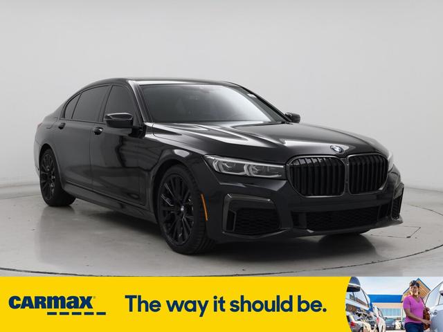 2022 BMW 740
