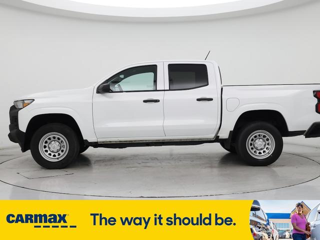 Photo of 2023 White Chevrolet Colorado