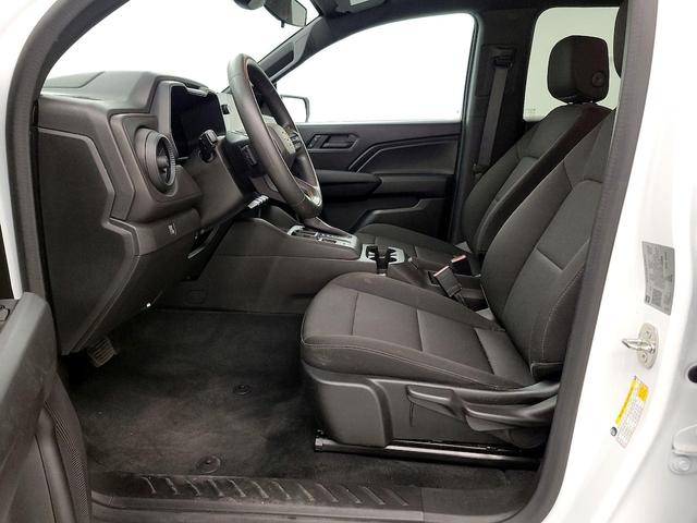 Photo of 2023 White Chevrolet Colorado