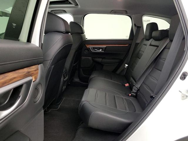 Photo of 2021 White Honda CR-V
