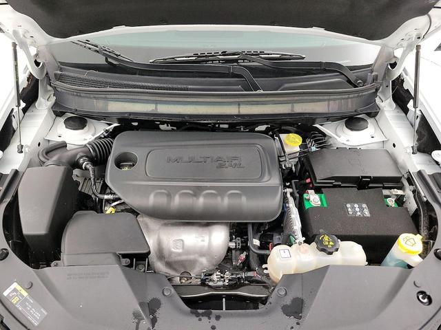 Photo of 2020 White Jeep Cherokee