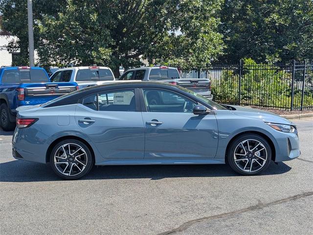 Photo of 2025 2t Gry Blk Roof Nissan Sentra