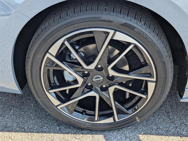 Photo of 2025 2t Gry Blk Roof Nissan Sentra