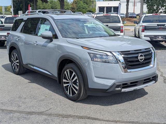Photo of 2025 Boulder Gray Metallic Nissan Pathfinder
