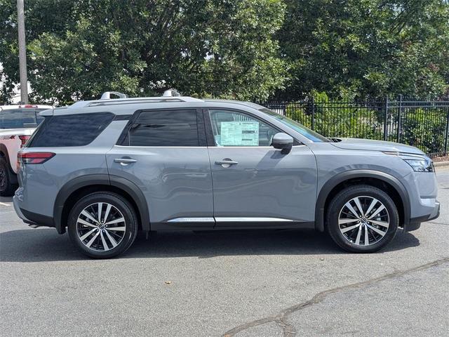 Photo of 2025 Boulder Gray Metallic Nissan Pathfinder