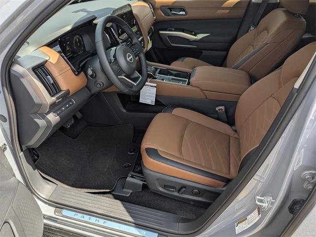 Photo of 2025 Boulder Gray Metallic Nissan Pathfinder