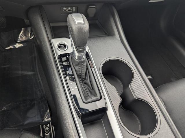 Photo of 2025 Glacier White Nissan Altima