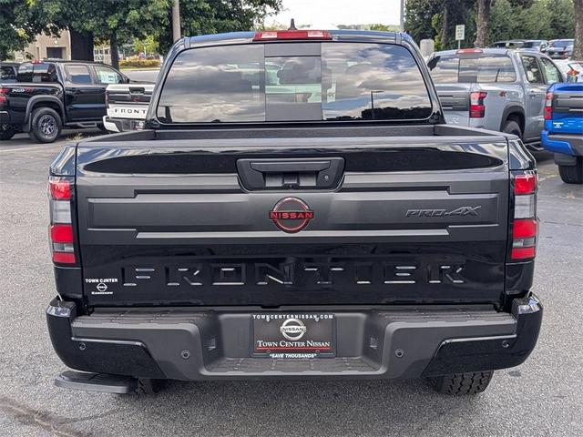 Photo of 2025 Black Nissan Frontier