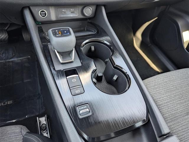 Photo of 2021 White Nissan Rogue