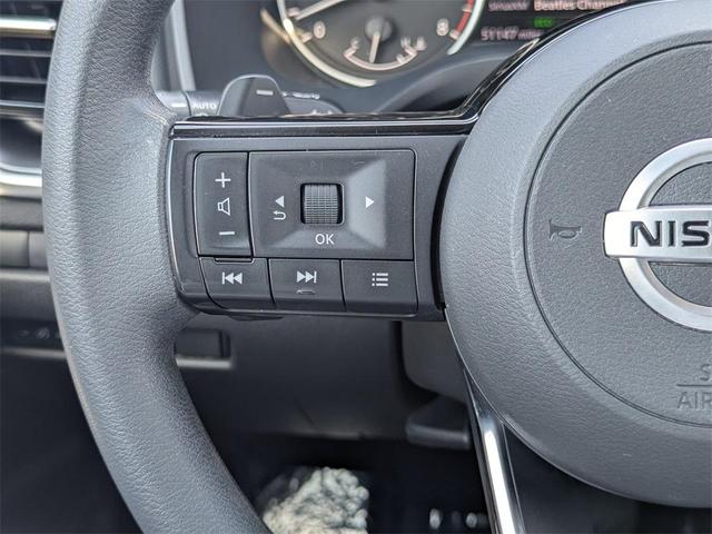 Photo of 2021 White Nissan Rogue