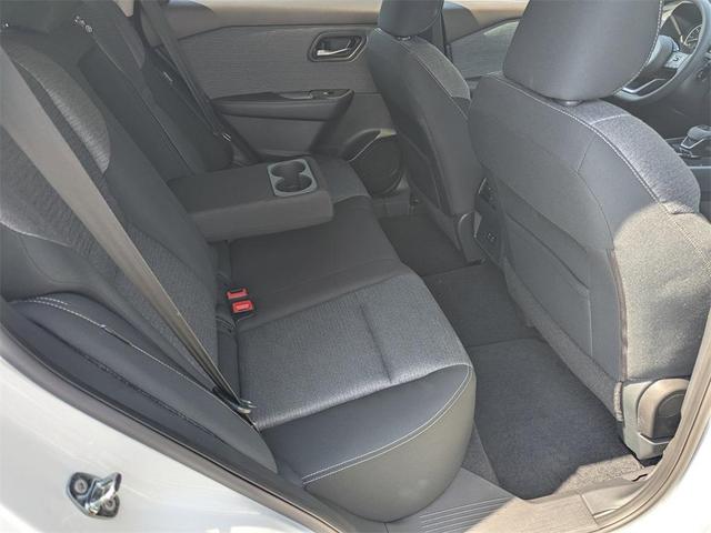 Photo of 2021 White Nissan Rogue