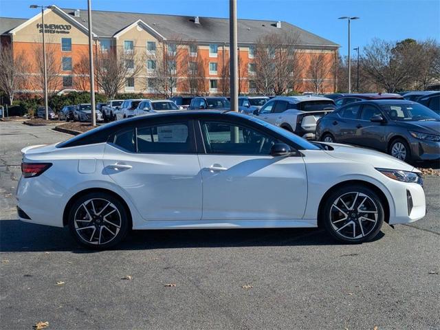 Photo of 2025 White Nissan Sentra
