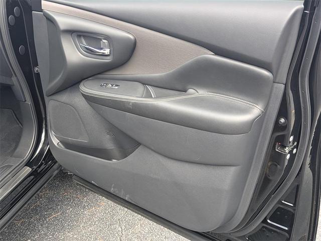 Photo of 2023 Black Nissan Murano