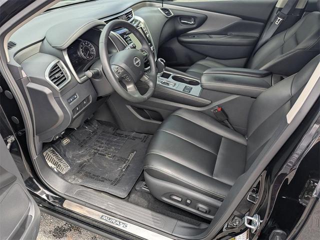 Photo of 2023 Black Nissan Murano