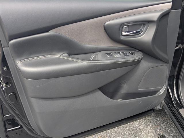 Photo of 2023 Black Nissan Murano