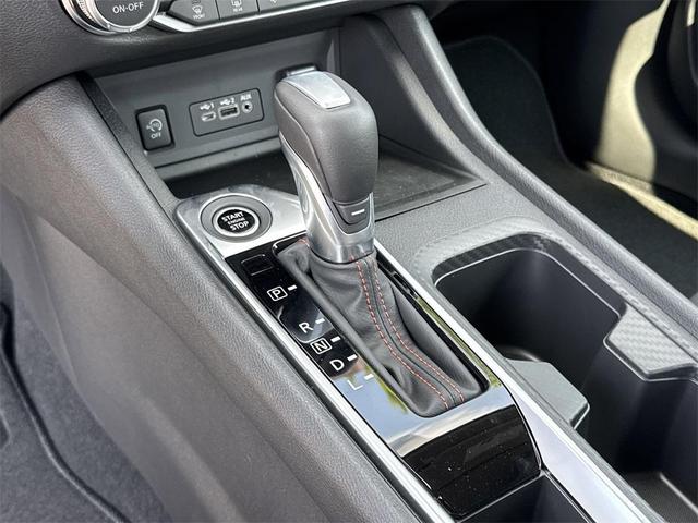 Photo of 2025 2t Gry Blk Roof Nissan Sentra