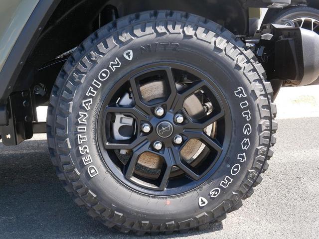 Photo of 2025 Green Jeep Gladiator