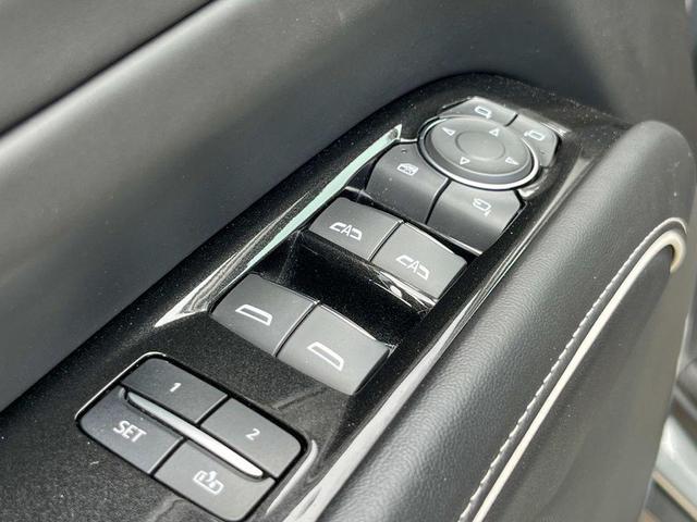 Photo of 2023 Argent Silver Metallic Cadillac Escalade ESV