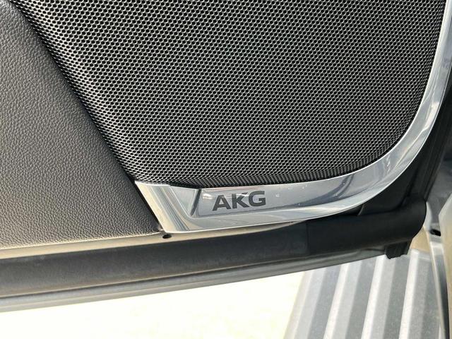Photo of 2023 Argent Silver Metallic Cadillac Escalade ESV
