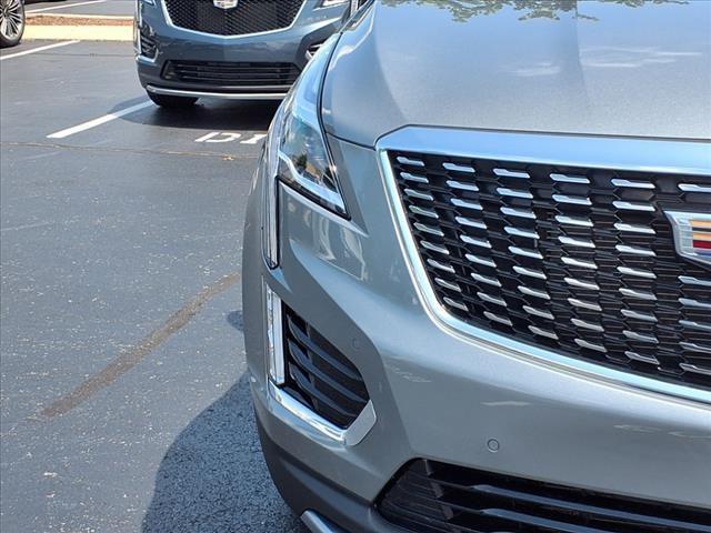 Photo of 2023 Argent Silver Metallic Cadillac XT5