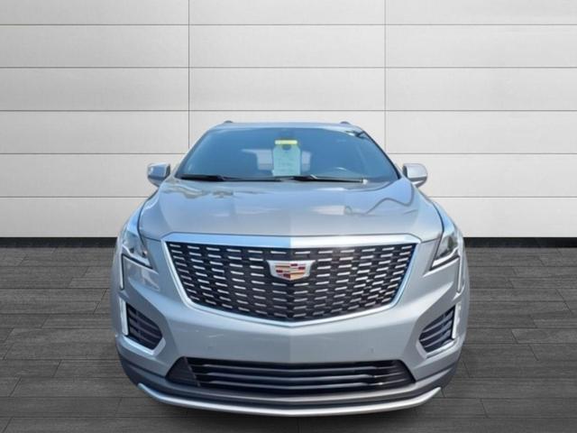 Photo of 2023 Argent Silver Metallic Cadillac XT5
