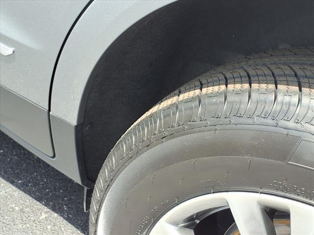 Photo of 2023 Argent Silver Metallic Cadillac XT5