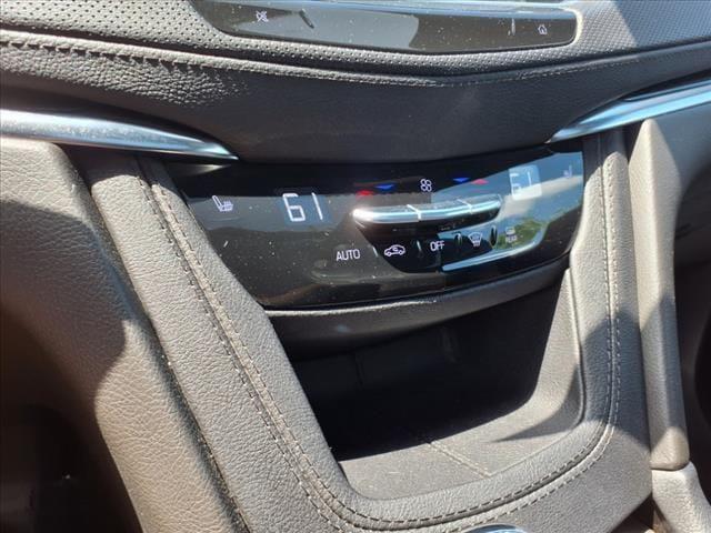 Photo of 2023 Argent Silver Metallic Cadillac XT5
