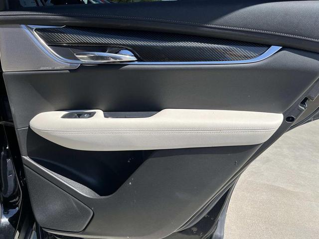 Photo of 2022 Stellar Black Metallic Cadillac XT6