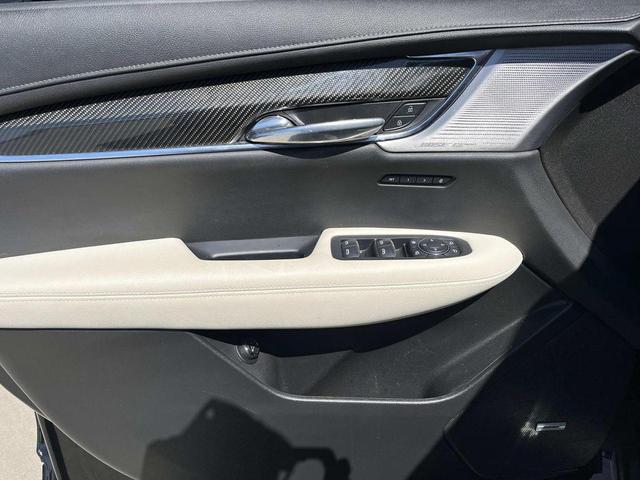 Photo of 2022 Stellar Black Metallic Cadillac XT6
