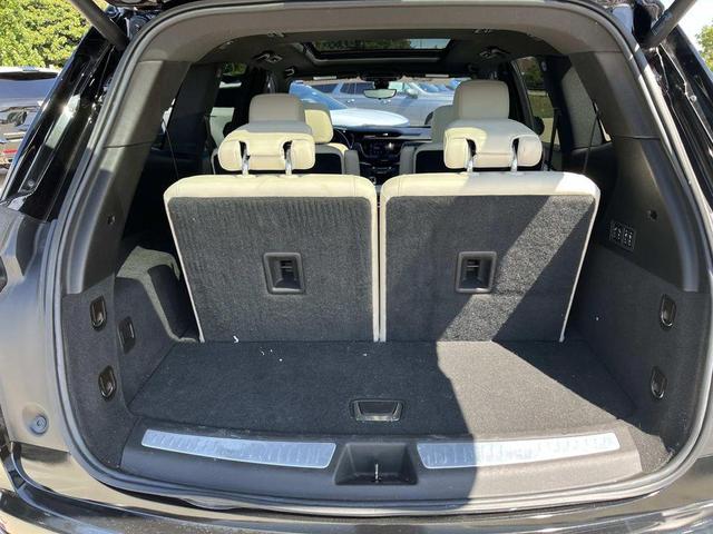 Photo of 2022 Stellar Black Metallic Cadillac XT6