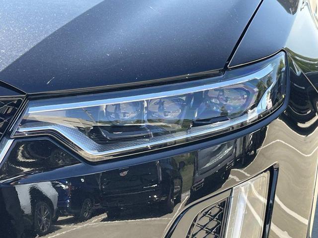 Photo of 2022 Stellar Black Metallic Cadillac XT6