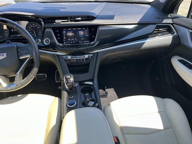 Photo of 2022 Stellar Black Metallic Cadillac XT6