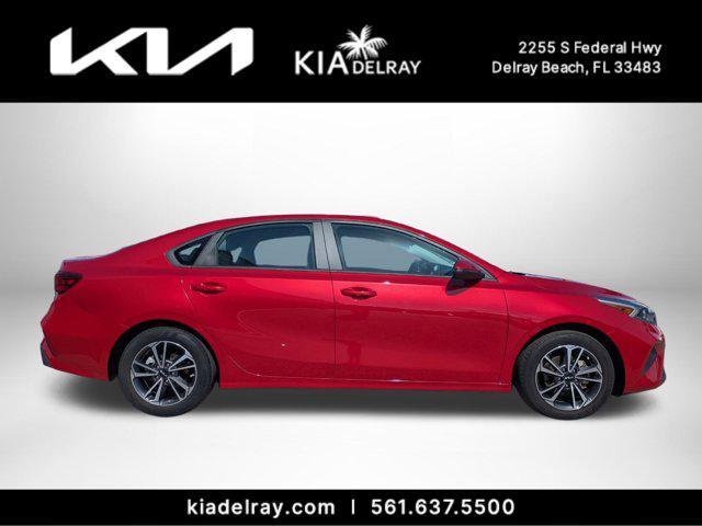 Photo of 2023 Currant Red Kia Forte
