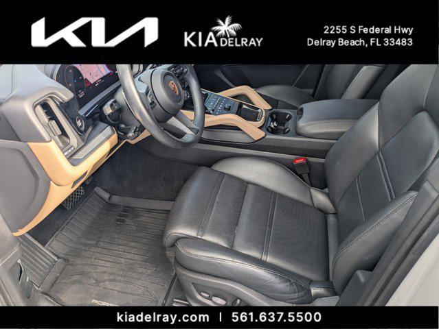 Photo of 2024 Gray Porsche Cayenne