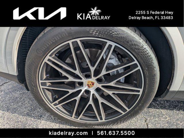Photo of 2024 Gray Porsche Cayenne