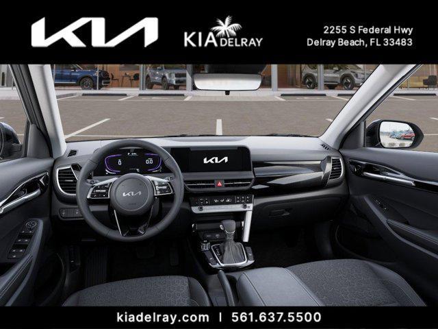 Photo of 2025 Clear White/Black Roof Kia Seltos
