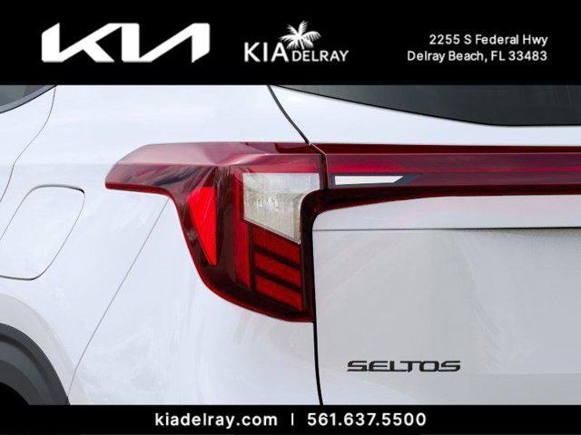 Photo of 2025 Clear White/Black Roof Kia Seltos