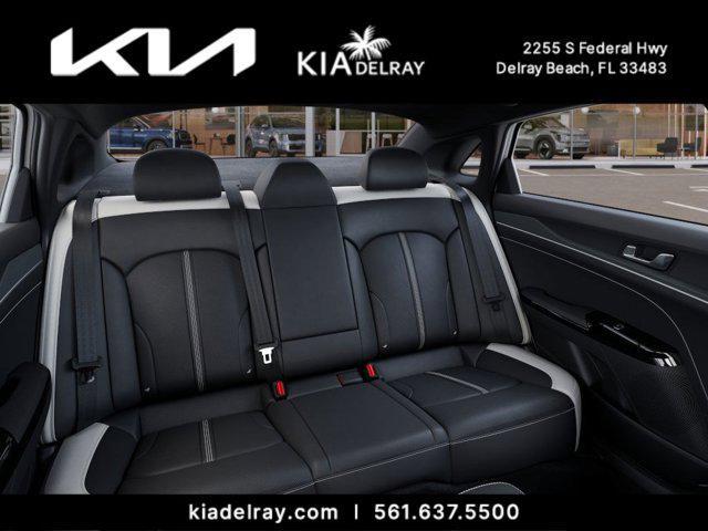 Photo of 2025 Snow White Pearl Kia K5