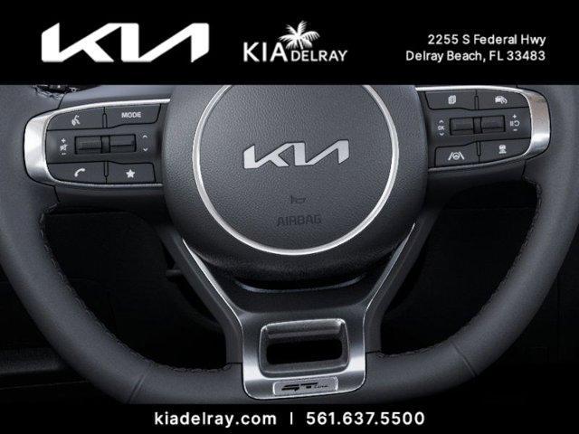 Photo of 2025 Snow White Pearl Kia K5