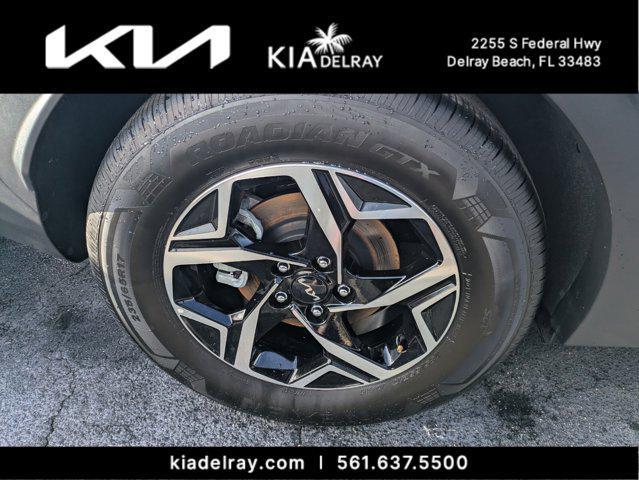 Photo of 2025 Snow White Pearl Kia Sportage