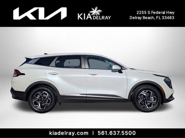 Photo of 2025 Snow White Pearl Kia Sportage