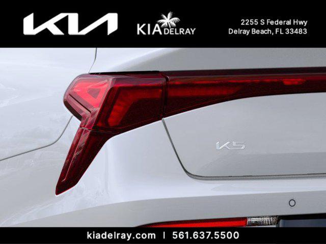 Photo of 2025 Snow White Pearl Kia K5