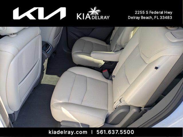 Photo of 2025 Crystal White Tricoat Cadillac XT6
