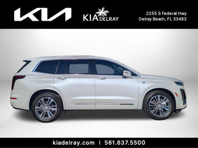 Photo of 2025 Crystal White Tricoat Cadillac XT6