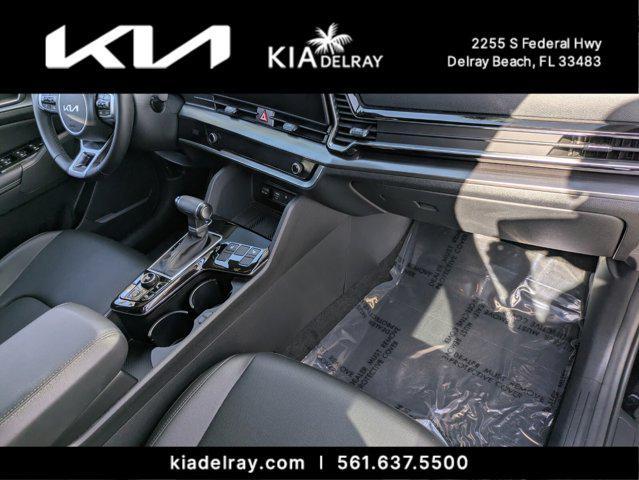 Photo of 2024 Ebony Black Kia Sportage